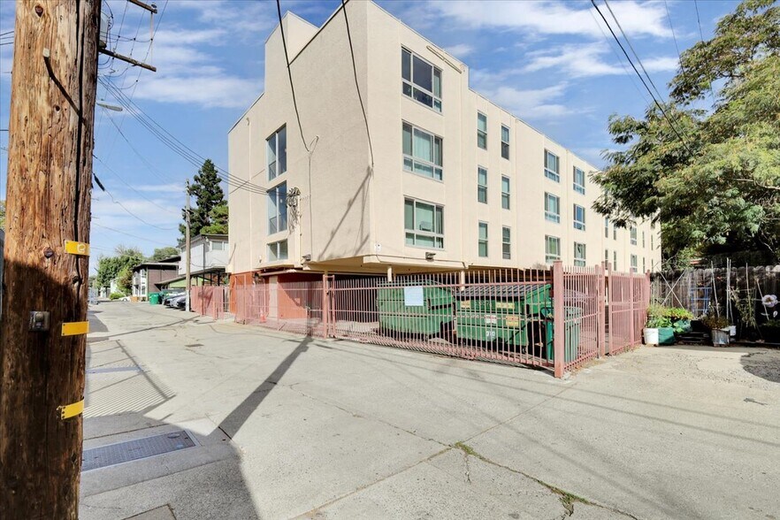 More Photos Of 2320 P St, Sacramento Apartments For Sale