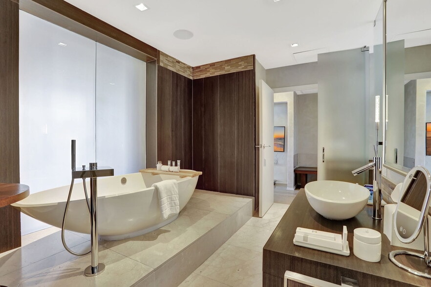 More Photos Of 45 NE 21st Ave, Deerfield Beach Hotel For Sale