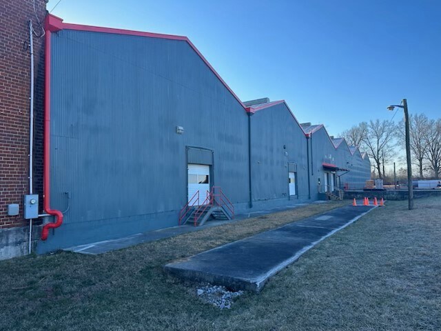 More Photos Of 4999 Enka Hwy, Morristown Warehouse For Lease