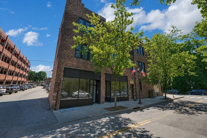 More Photos Of 30 Garth Rd, Scarsdale Office For Lease