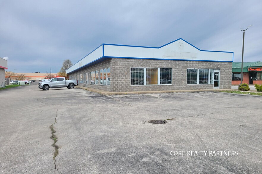 More Photos Of 2685 Henry St, Muskegon Storefront Retail Office For Lease