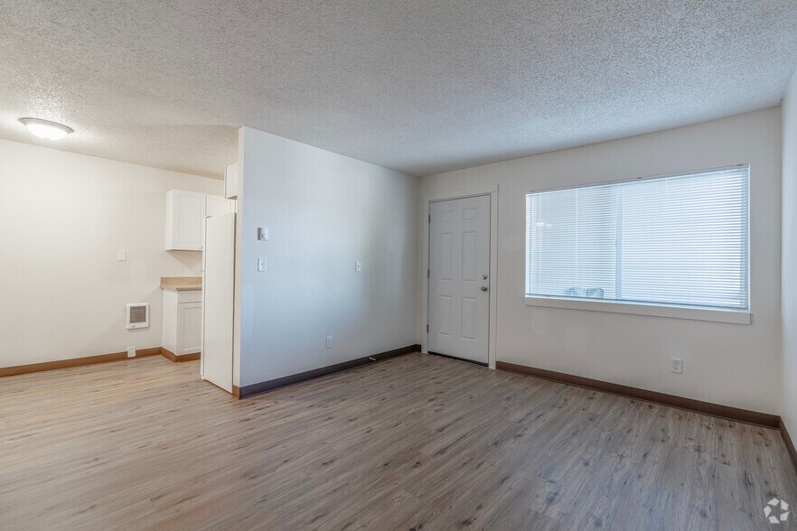 More Photos Of 2520 Hyacinth St NE, Salem Apartments For Sale