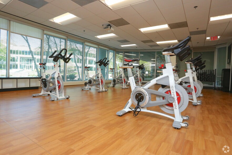 More Photos Of 300 Arboretum Pl, Richmond Office For Lease