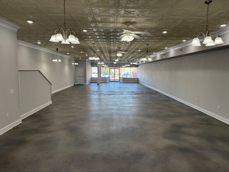 More Photos Of 221 W Main St, Woodbury General Retail For Sale