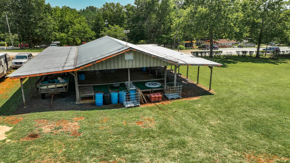 More Photos Of 1105 W Lake Rd, Spout Spring Trailer Camper Park For Sale