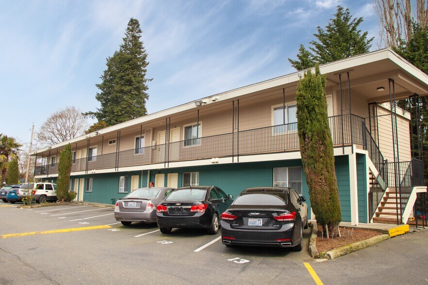More Photos Of 812 10th St NE, Auburn Apartments For Sale
