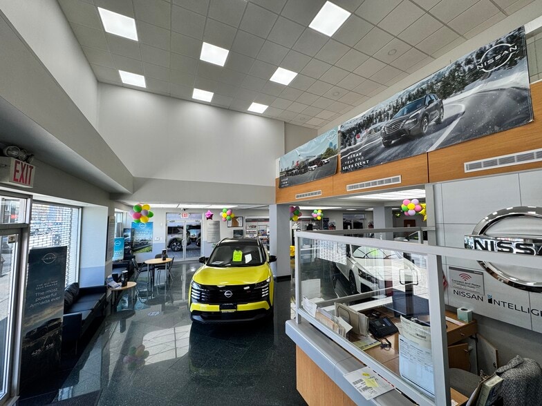 Primary Photo Of 2758 Coney Island Ave, Brooklyn Auto Dealership For Lease