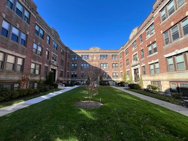 More Photos Of 10-12 Greenway Ct, Brookline Apartments For Sale
