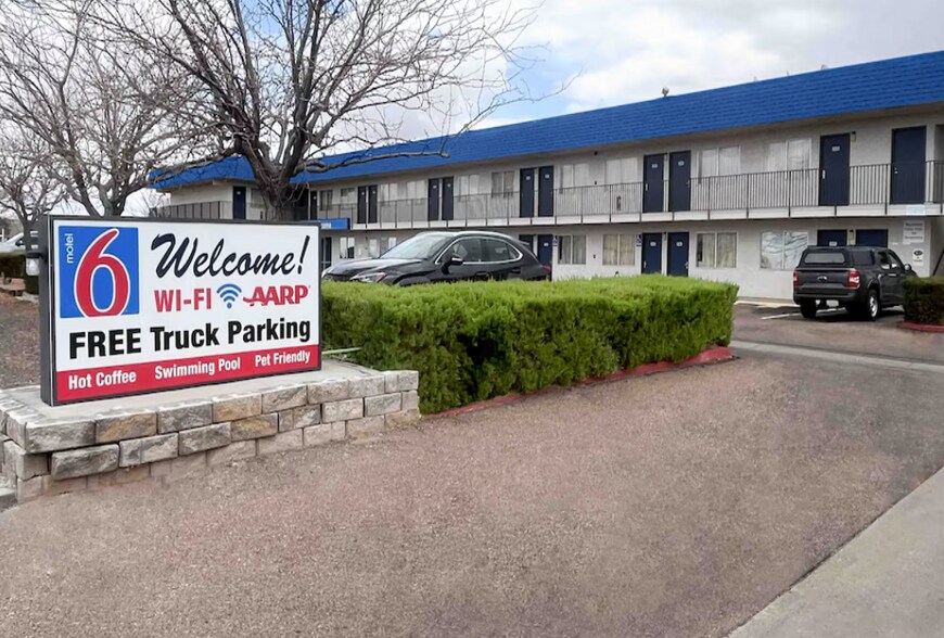 More Photos Of 2514 Navajo Blvd, Holbrook Hotel For Sale