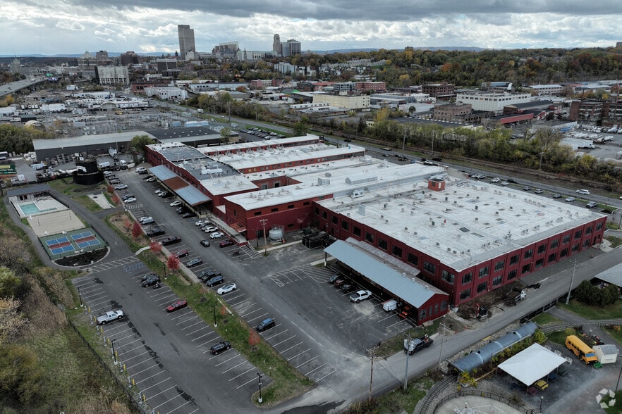 More Photos Of 19 Erie Blvd, Albany Apartments For Lease