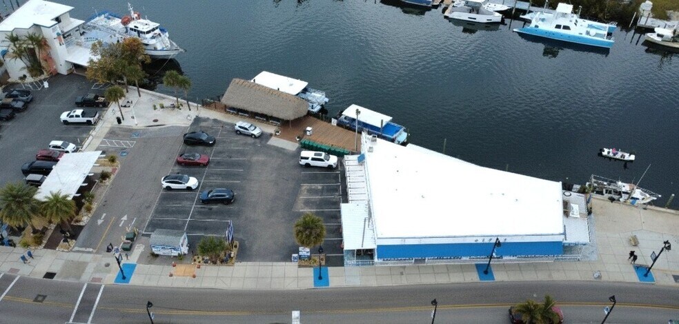 More Photos Of 776 Dodecanese Blvd, Tarpon Springs General Retail For Sale
