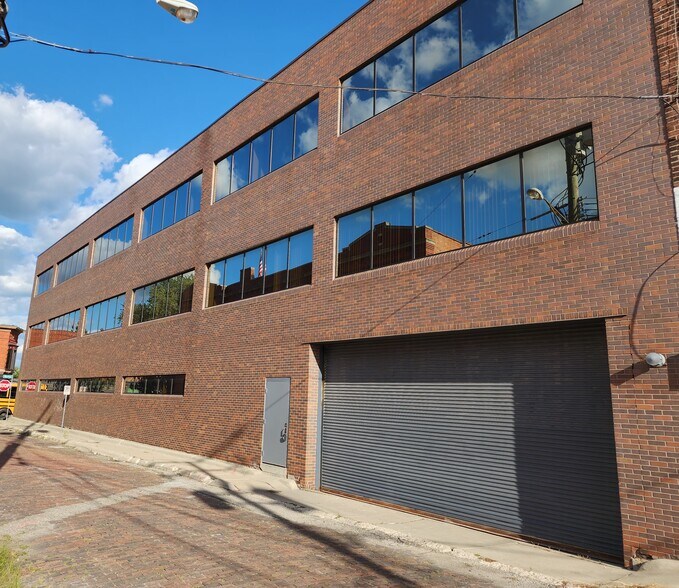 More Photos Of 85 N Main St, Mount Clemens Office Residential For Lease