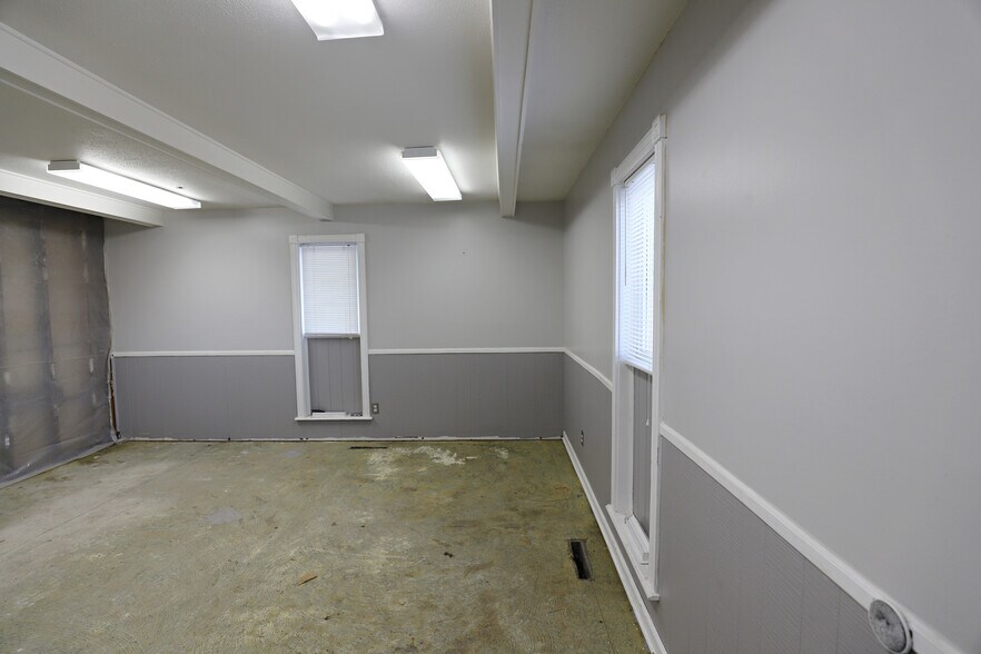 More Photos Of 4225 Quinlan Drive, Burton Warehouse For Lease