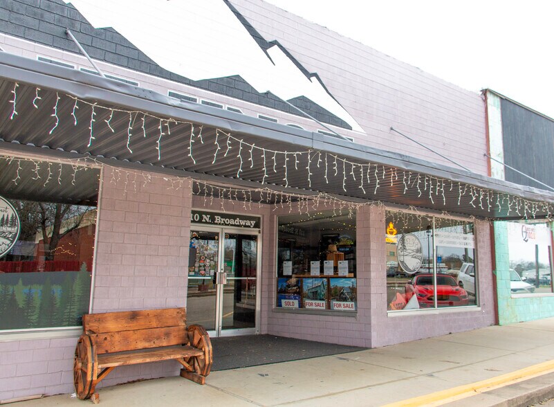 More Photos Of 110 N Broadway St, Broken Bow General Retail For Sale