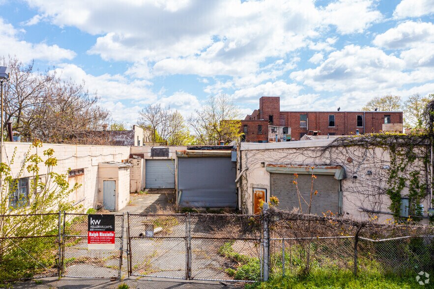 More Photos Of 1300 Walnut St, Camden Industrial For Lease