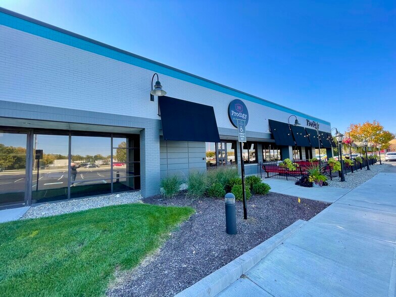 More Photos Of 3915 E 96th St, Indianapolis Storefront For Lease