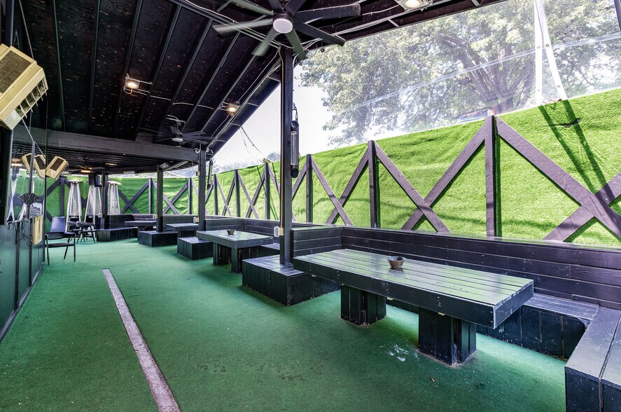 More Photos Of 8021 Hamilton Ave, Cincinnati General Retail For Sale