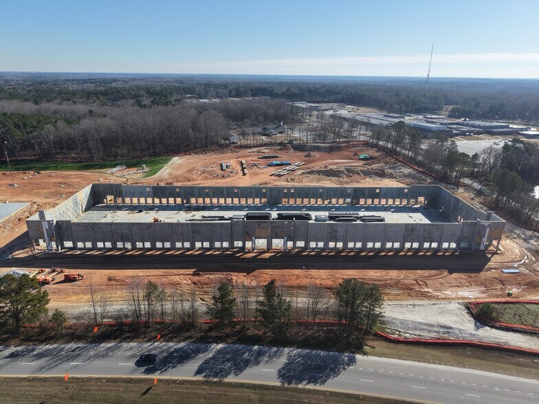 More Photos Of Greenway Commerce Center, Tyrone Unknown For Lease