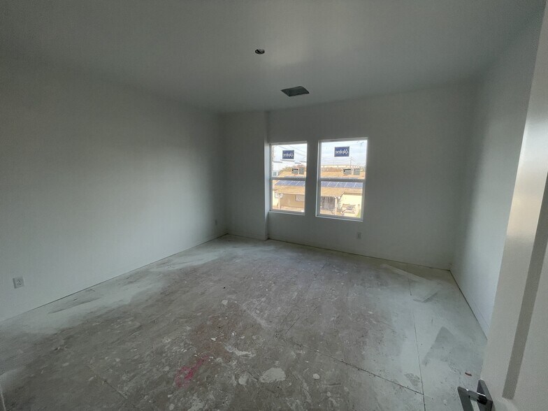 More Photos Of 602-620 E WILLETTA St, Goodyear Apartments For Sale