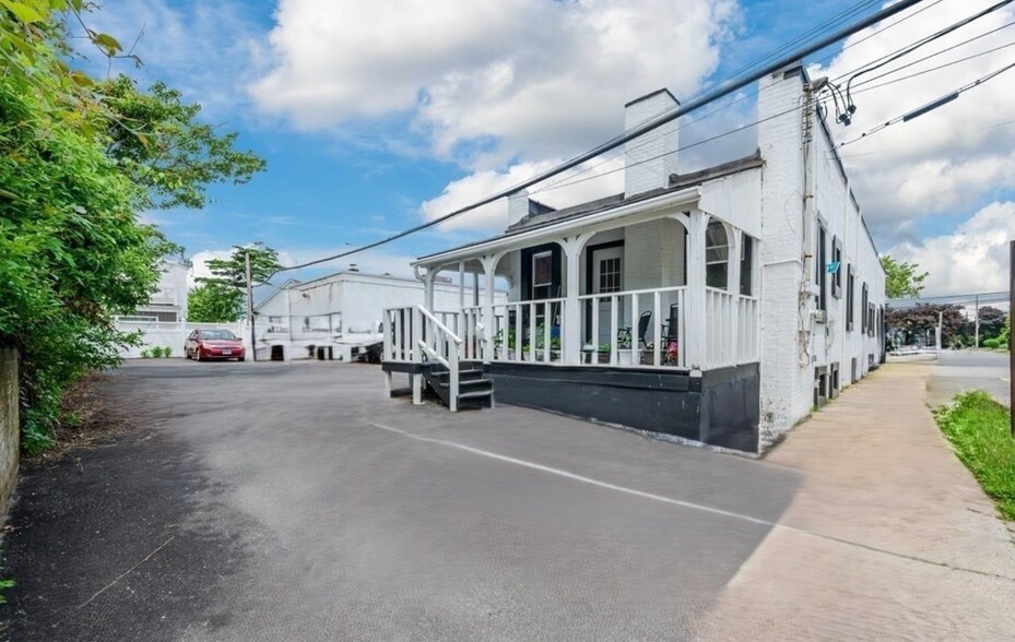 More Photos Of 2001 Park St, Atlantic Beach Storefront Retail Residential For Sale