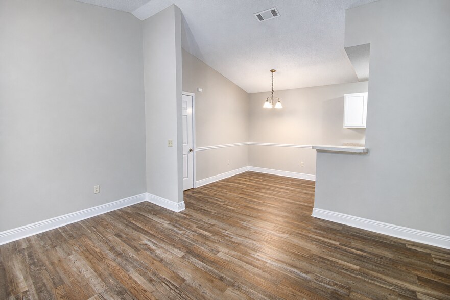 More Photos Of 2303 W Michigan Ave, Pensacola Apartments For Sale