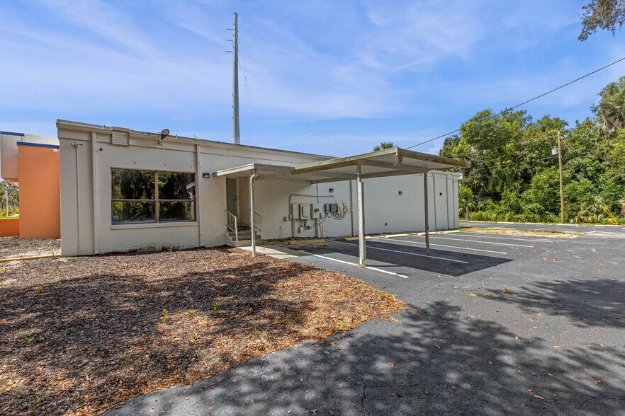 More Photos Of 901 N Grove St, Eustis Office For Sale