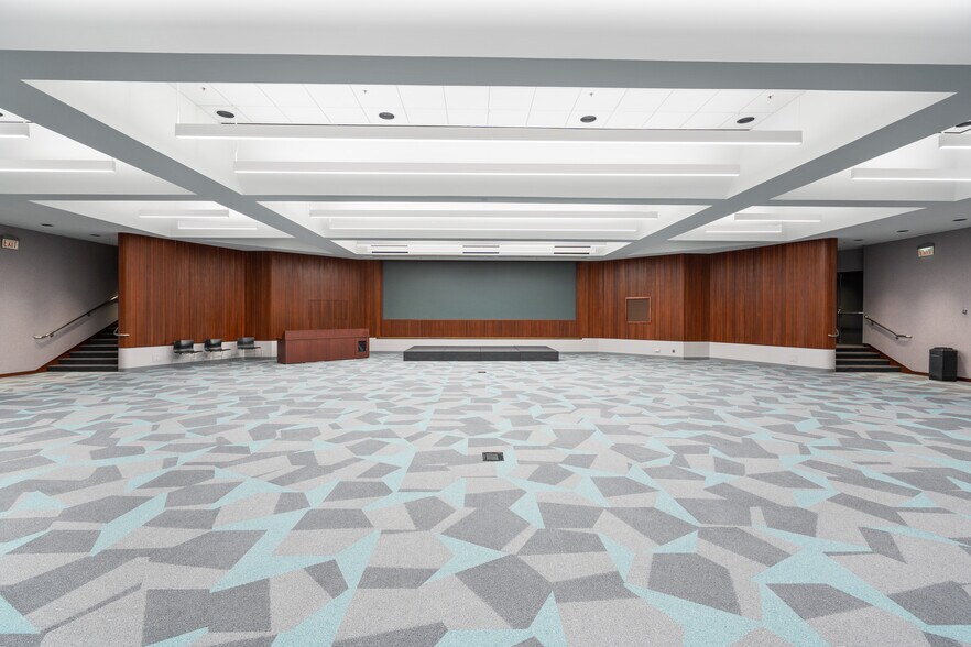 More Photos Of 1 Baxter Way, Westlake Village Office For Lease