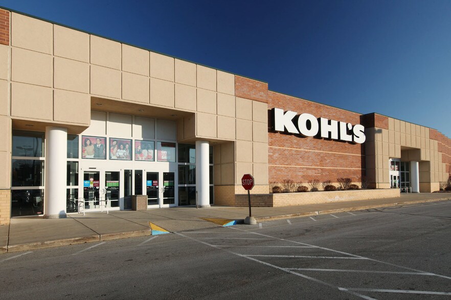 More Photos Of 3107-3293 Golf Rd, Delafield General Retail For Lease