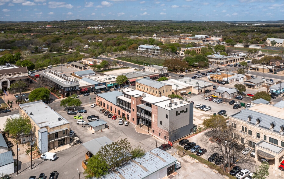 More Photos Of 153 S Main St, Boerne General Retail For Lease