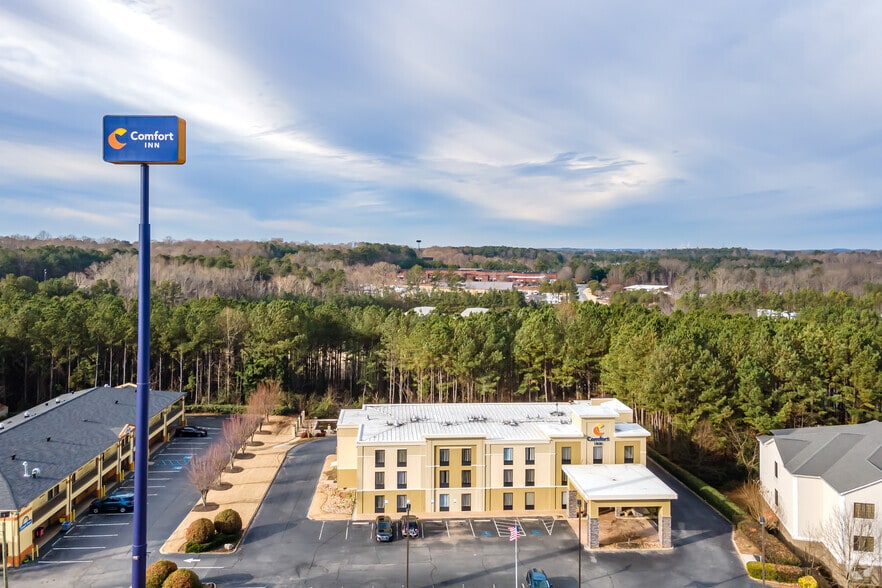 More Photos Of 184 Northpoint Way, Acworth Hotel For Sale