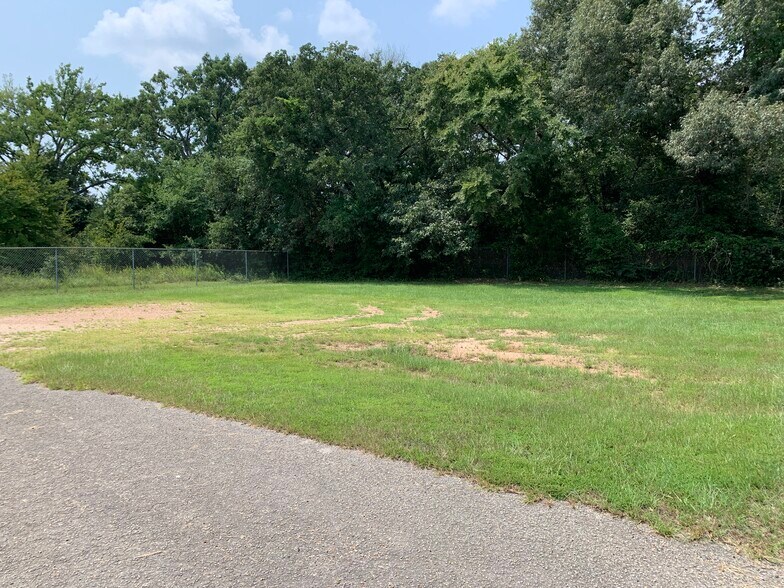 More Photos Of 6887 State Highway 31 E, Murchison Warehouse For Sale