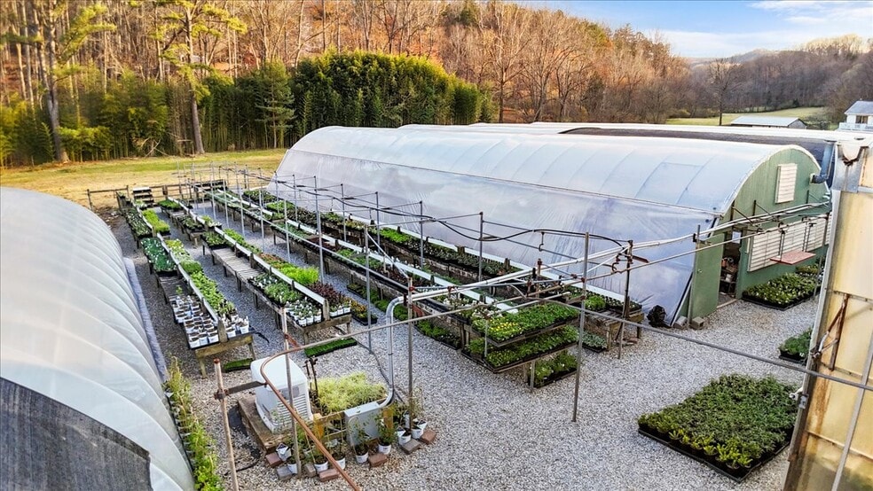 More Photos Of 1356 Coopers Cove Rd, Hardy Specialty For Sale