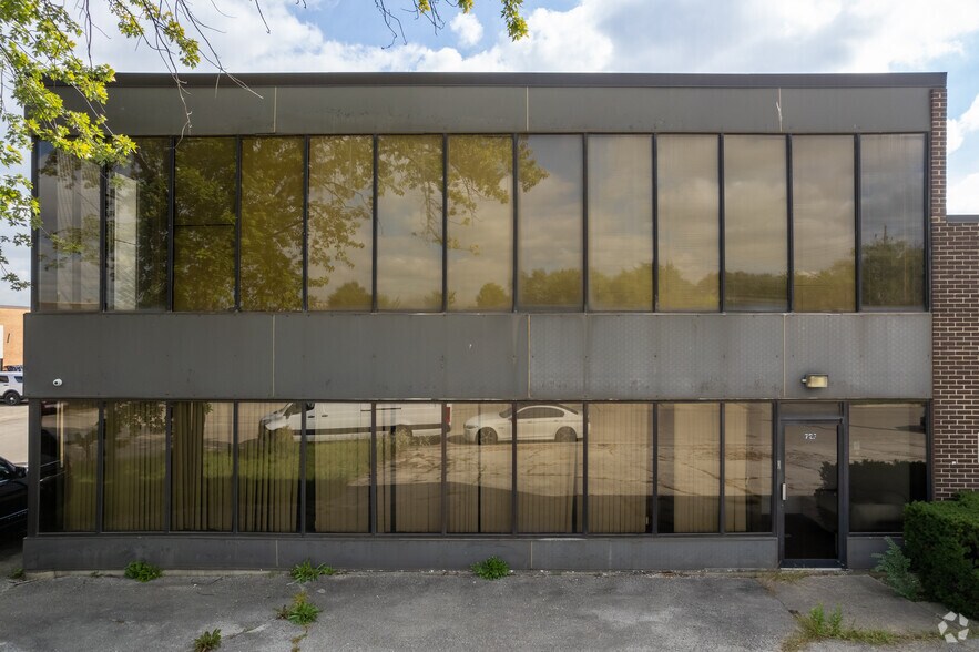 More Photos Of 727-729 N Yale Ave, Villa Park Warehouse For Lease