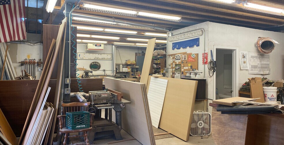 More Photos Of 77 Old Yarmouth Rd, Hyannis Industrial For Sale