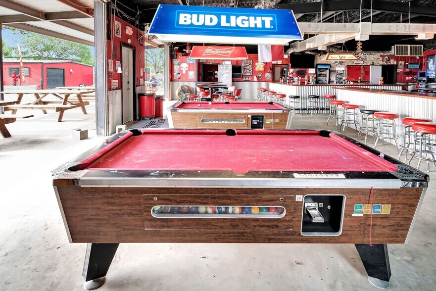 More Photos Of 23404 NW Zac Lentz Pky, Victoria General Retail For Sale