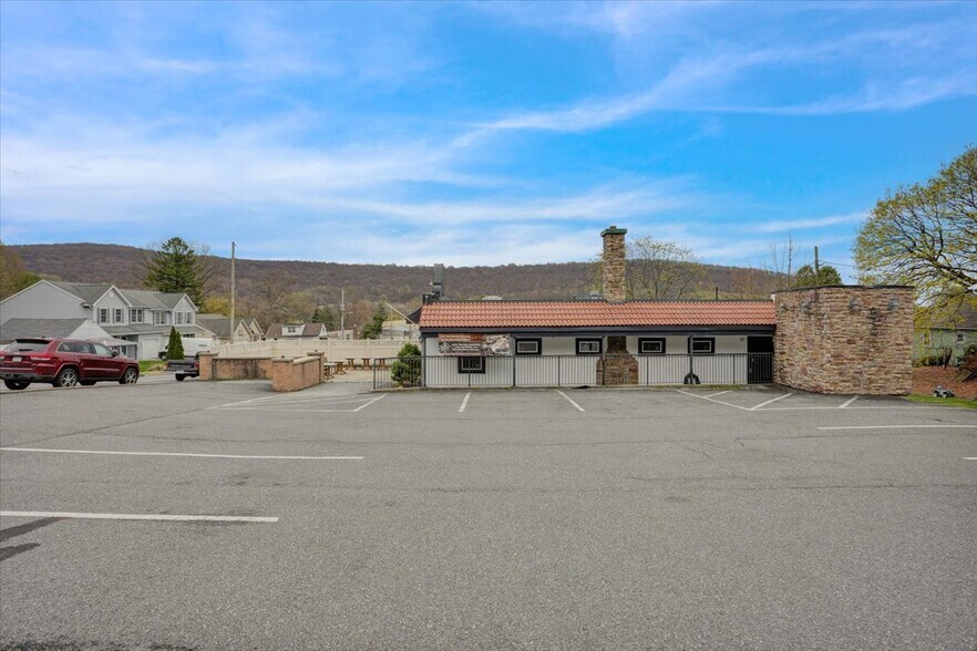 More Photos Of 16 Columbia Ave, Reading Restaurant For Sale