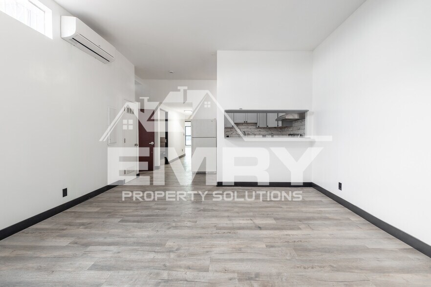 More Photos Of 942 S Gerhart Ave, Commerce Coworking Space