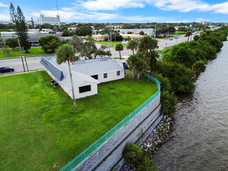 More Photos Of 1331 S Harbor City Blvd, Melbourne Office Residential For Lease