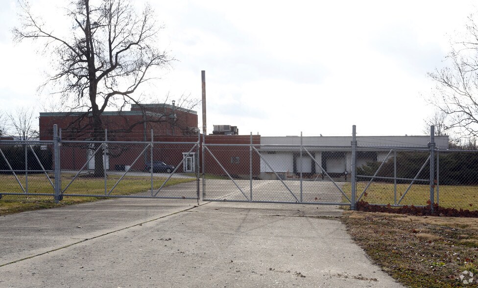 More Photos Of 1800 Churchman Ave, Indianapolis Manufacturing For Lease