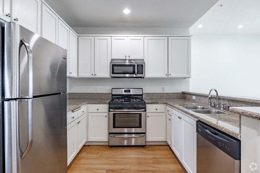 More Photos Of 401 S Grand View St, Los Angeles Apartments For Sale