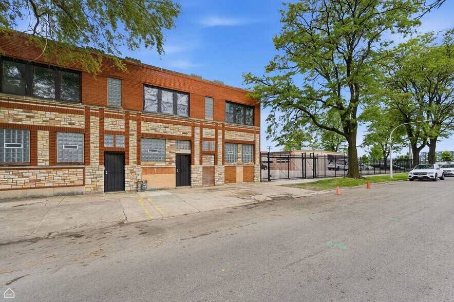 More Photos Of 6200 S Oakley Ave, Chicago Warehouse For Sale