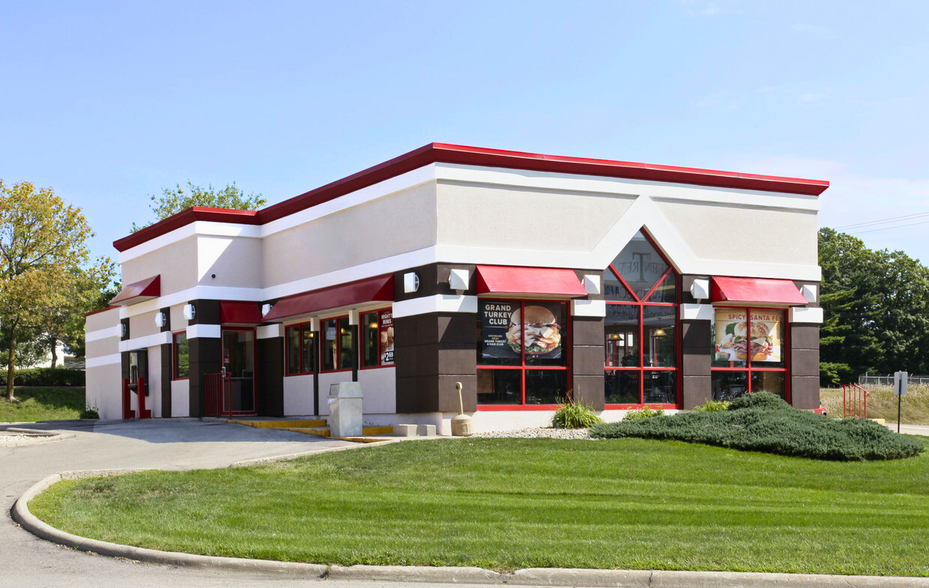 Primary Photo Of 2701 S Alpine Rd, Rockford Fast Food For Lease