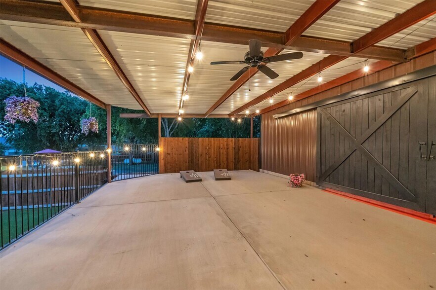 More Photos Of 7816 Lous Ct, Fort Worth Office For Sale