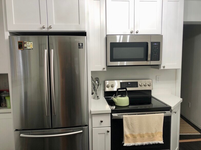 More Photos Of 4212 Phinney Ave, Seattle Apartments For Sale