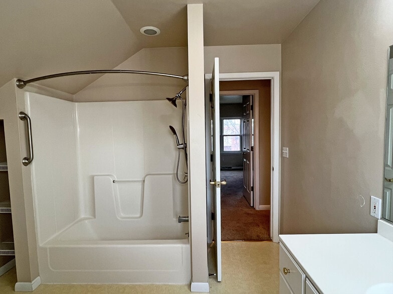 More Photos Of 3567 W 26th St, Erie Freestanding For Sale