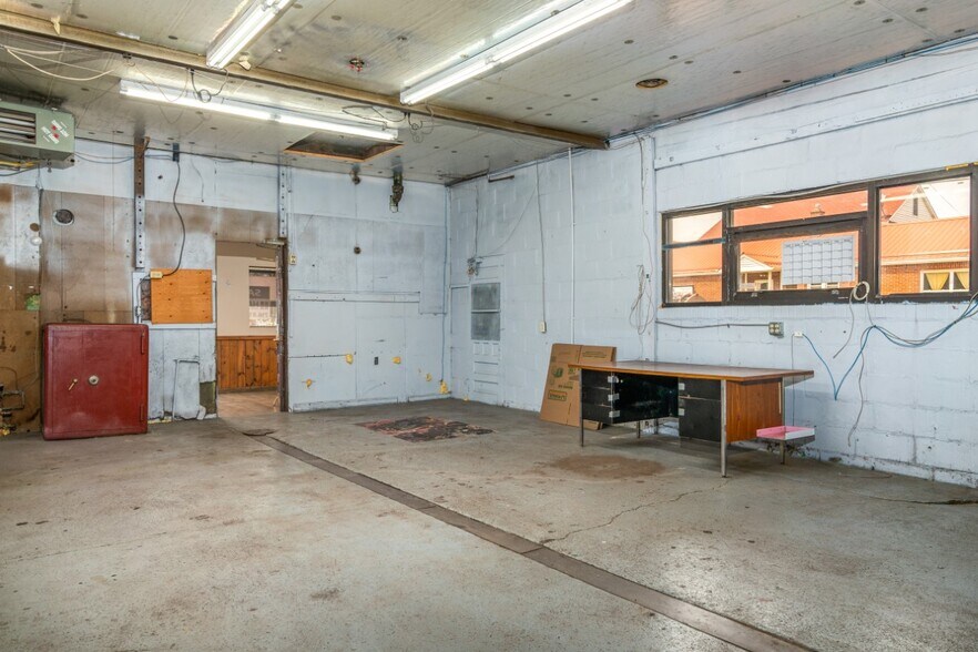 More Photos Of 1486 Abbott Rd, Lackawanna Freestanding For Sale