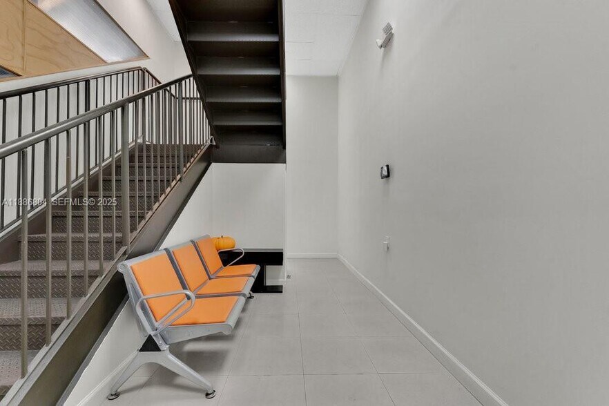 More Photos Of 2201 NW 102nd Pl, Miami Warehouse For Sale