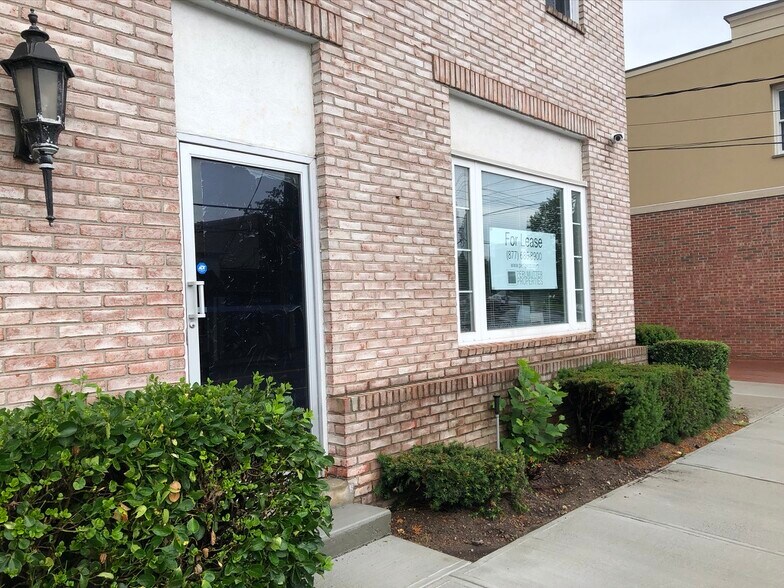 More Photos Of 1 S Greeley Ave, Chappaqua Medical For Lease