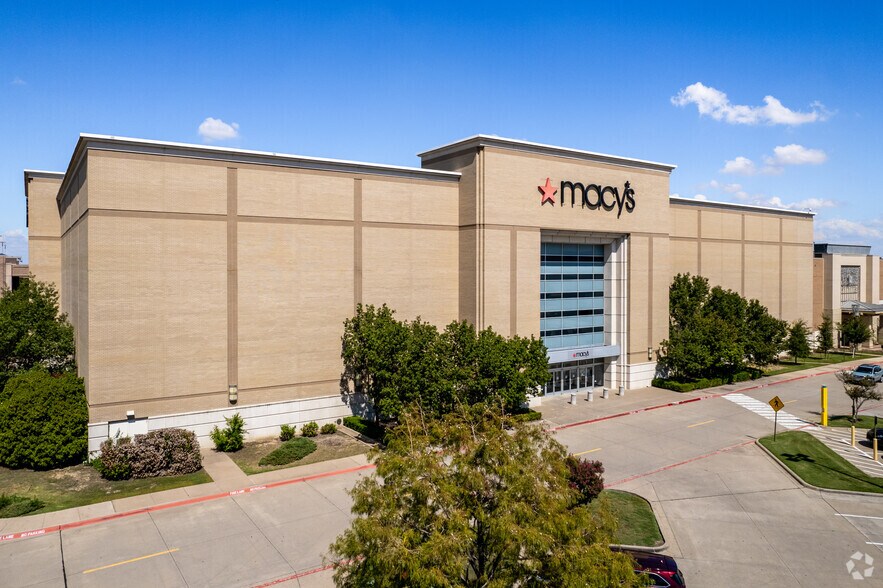 Primary Photo Of 6121 W Park Blvd, Plano General Retail For Sale