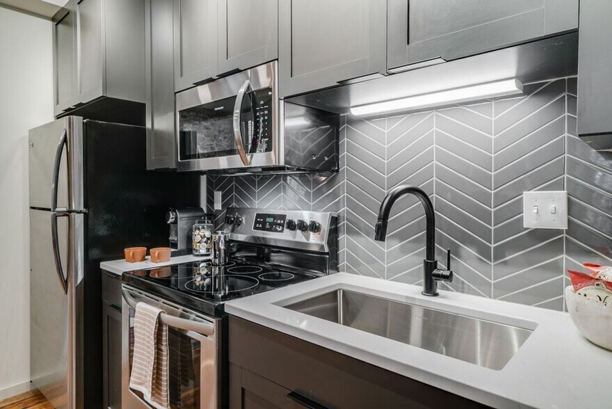 More Photos Of 282 6th St E, Saint Paul Apartments For Sale